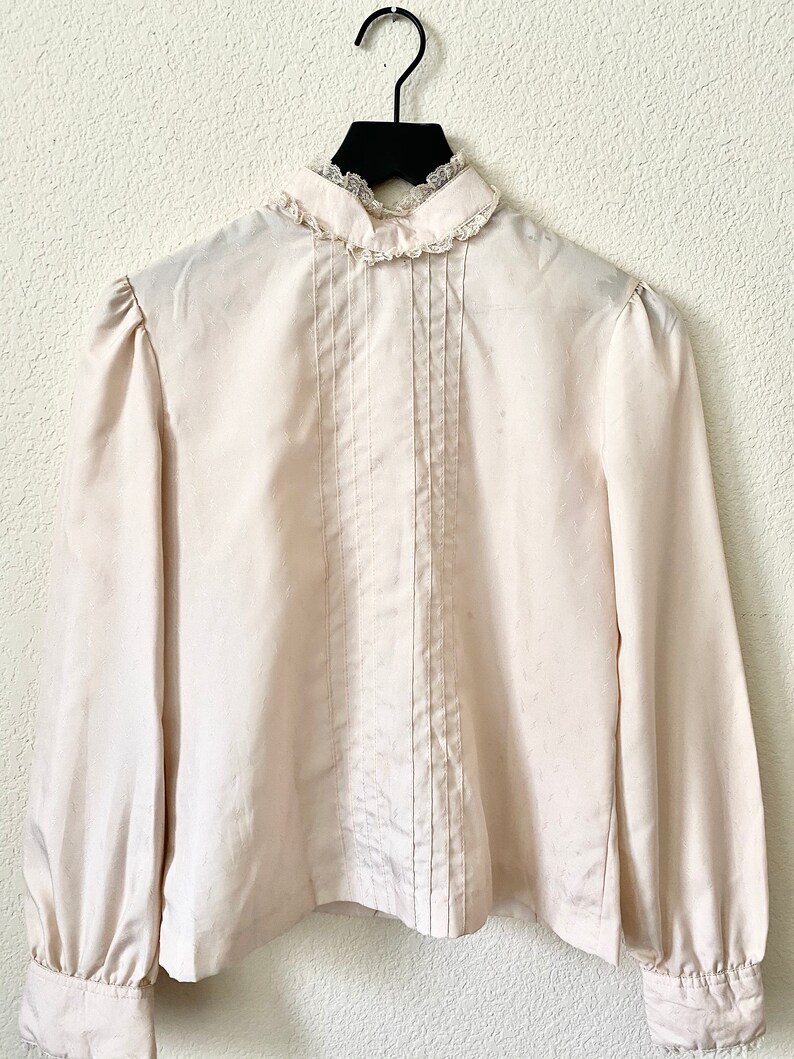 Vintage 1960s lace pleated puff sleeve blouse