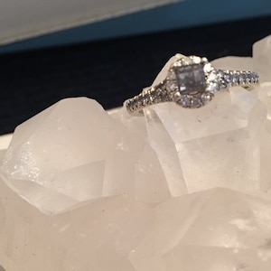 Montana Yogo Sapphire Ring set in White Gold 0.26 TW square center (YR 82) Free Shipping!