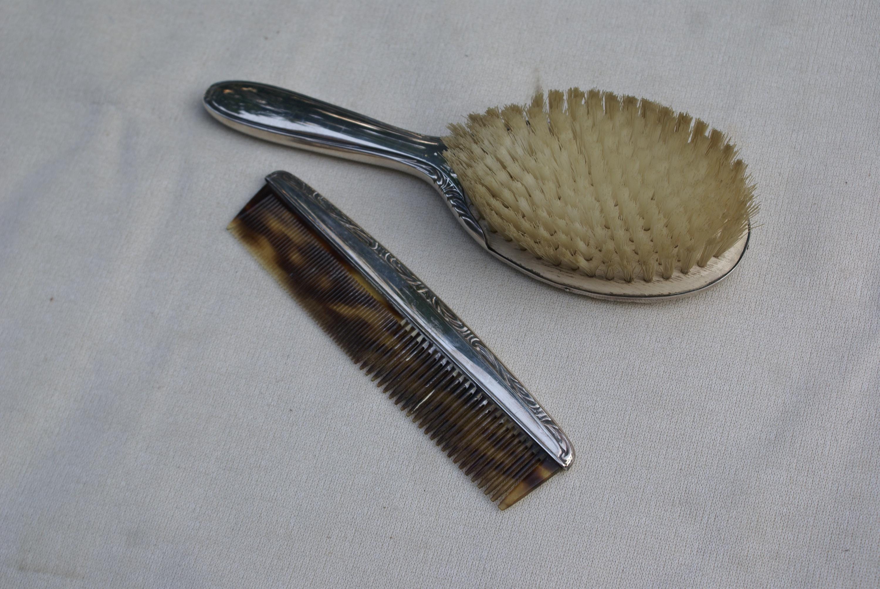 Vintage Silver plate Brush and Comb Set E Gero 75 display picture 3