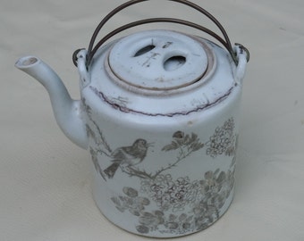 Antique Chinese tea pot, birds, 19th century