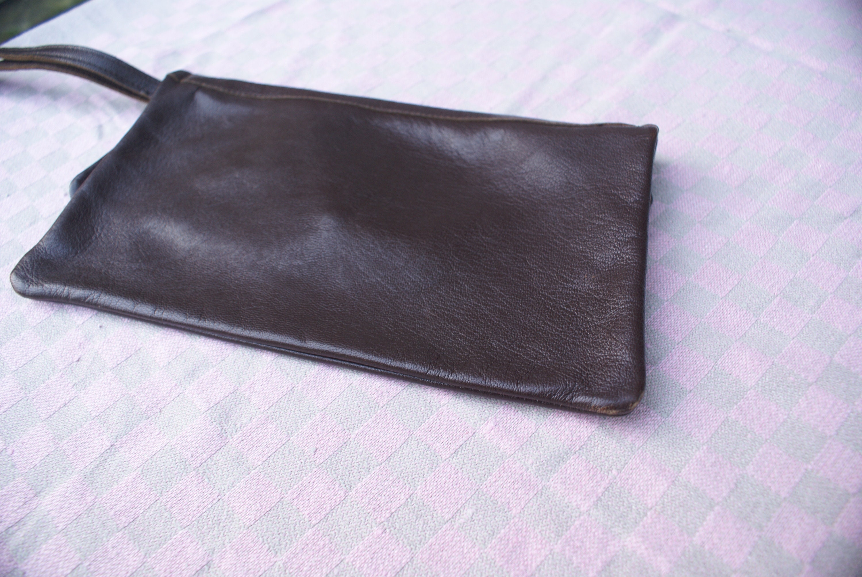 Pochette En Cuir Véritable Marron Vintage - Style Minimaliste Avec Dragonne Détachable