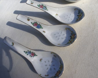 4 vintage chinese soup spoons, flowers and rice eyes