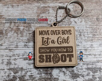 Move Over Boys Girl puede disparar tiro con trampa Skeet Clay Llavero - Pistola de tiro deportivo - Relleno de medias - Hobby del torneo de la liga de la escuela secundaria