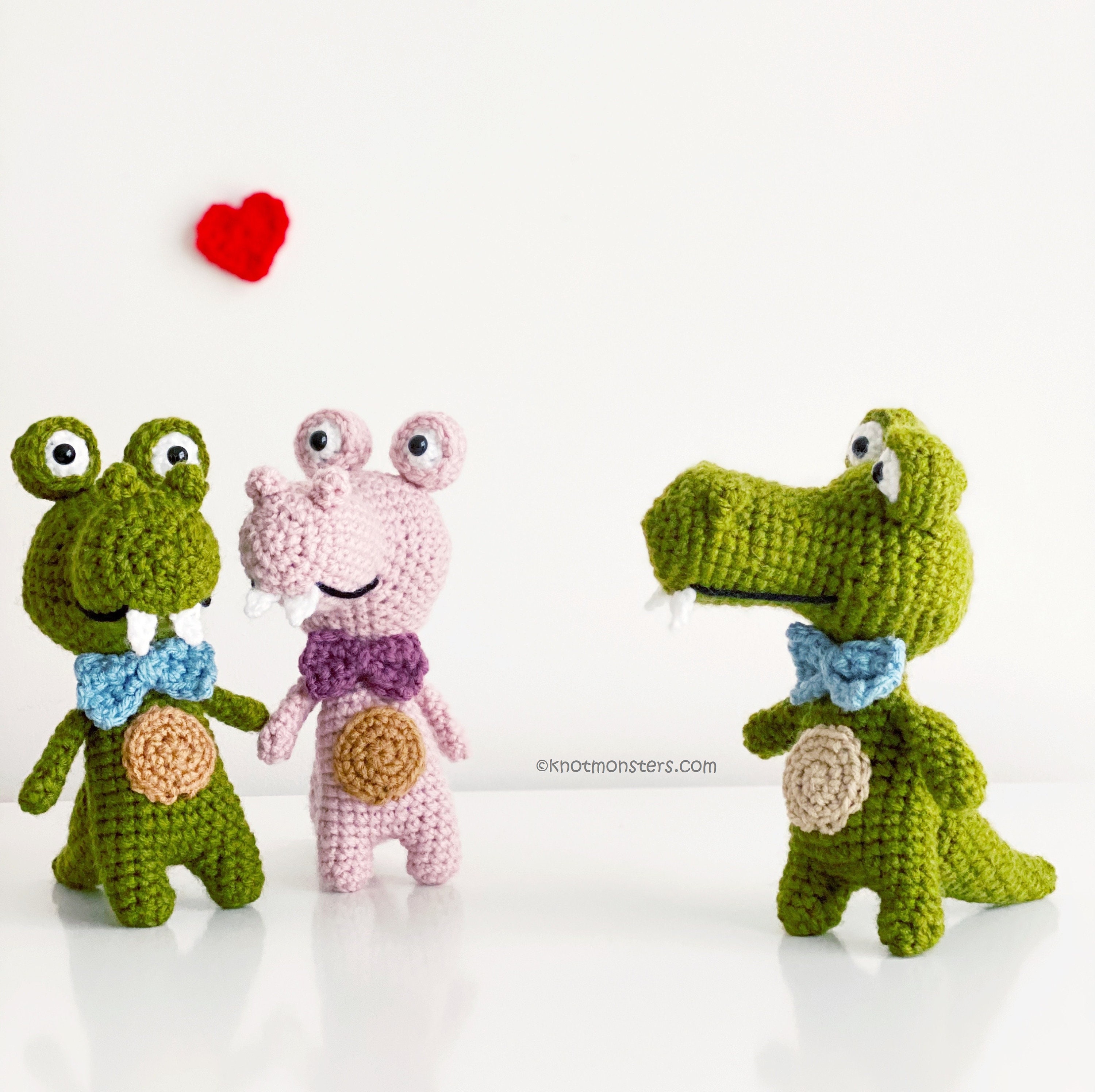  You Can Do It! Amigurumi for Beginners: How to Crochet 24  Adorable Stuffed Animals, Keychains, Bottle Covers, Halloween & Christmas  Themes with Step-By-Step Instructions and Pictures eBook : Samir, Maggie:  Kindle