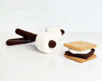 Padrão de crochê para S'mores de Marshmallow Tostado (somente o padrão!) em PDF para download. KnotMonsters Amigurumi - Como fazer - Fácil e simples - Acampamento - Marshmallow