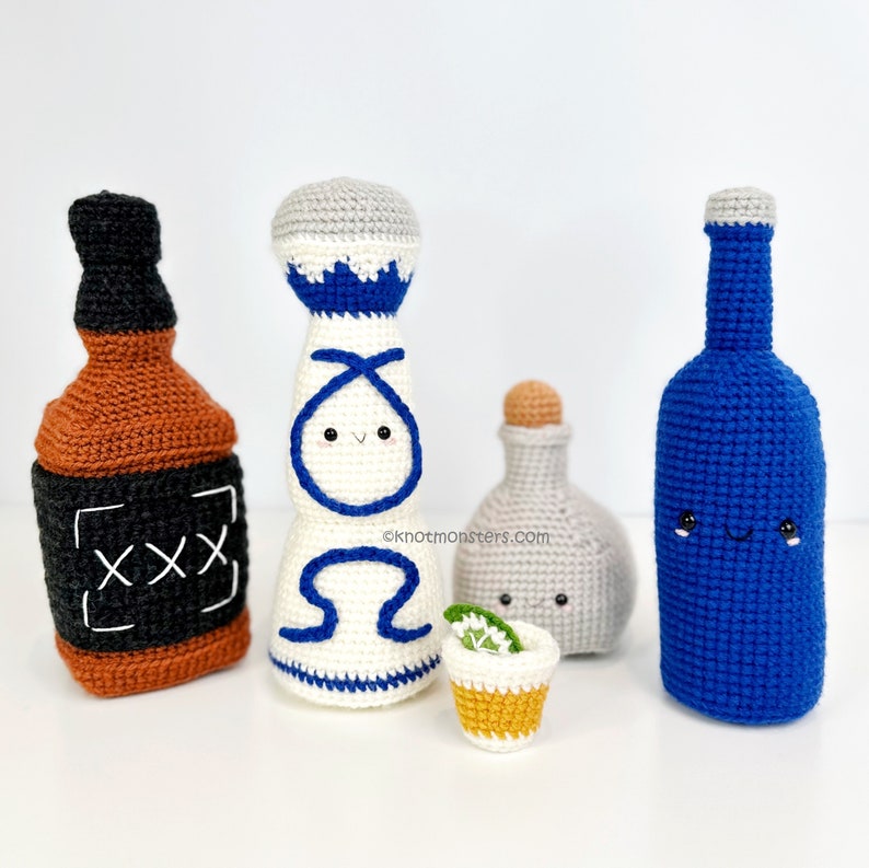 Lot de 30 motifs au crochet pour vins et spiritueux EBOOK PDF KnotMonsters Amigurumi Guide pratique pour débutants Tutoriel facile Nourriture Boissons Bouteille Verre de vin de image 2