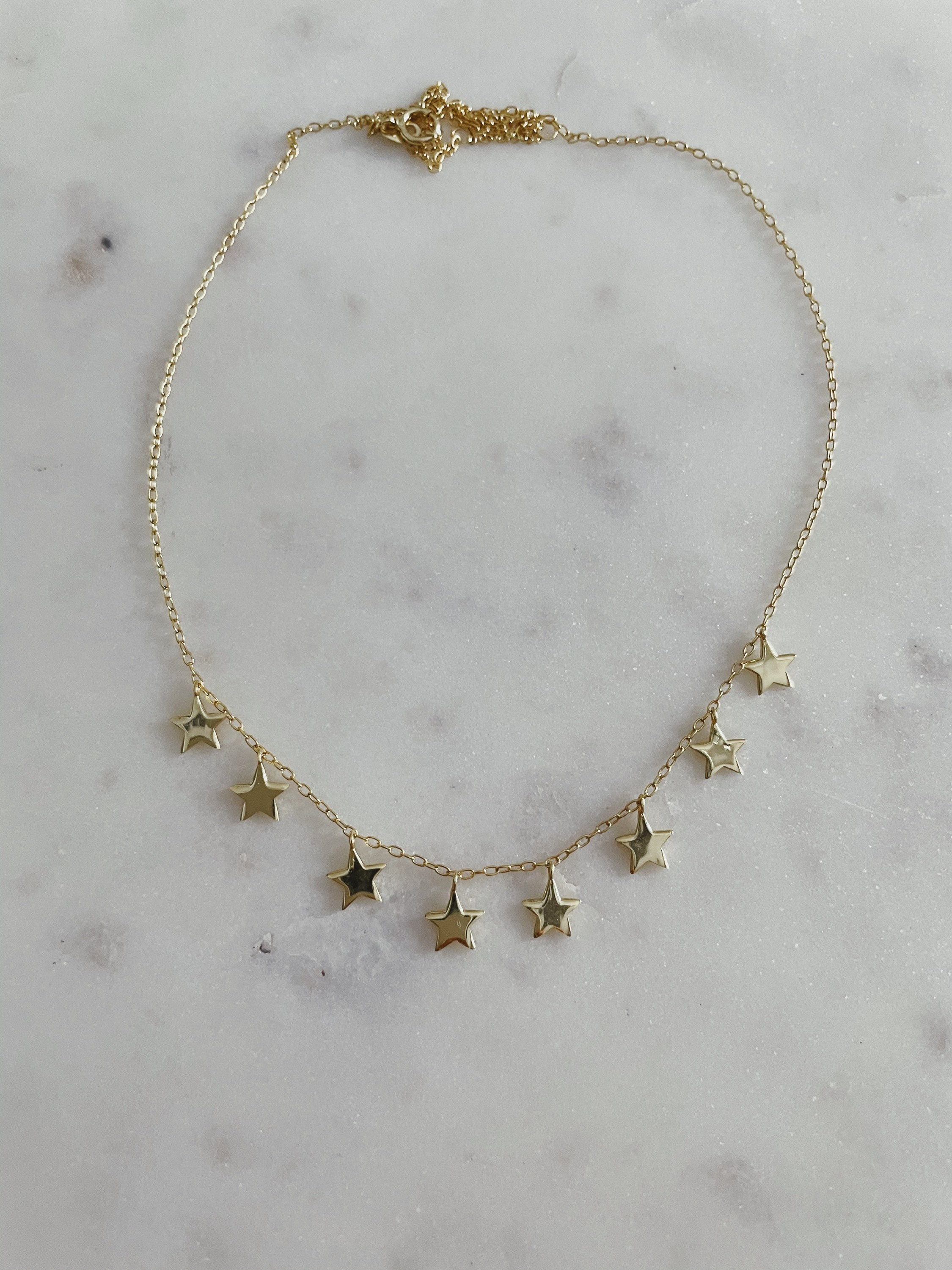 Collier à Plusieurs Rangs Avec Pendentifs Étoiles, Monnaies Et Planète - Alliage Doré, Neuf