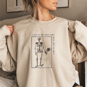 Romeo And Juliet Sweatshirt Shakespeare Crewneck Goth Skull Sweater Shakespeare Shirt Dark Academia Skeleton Sweatshirt Light Academia Shirt