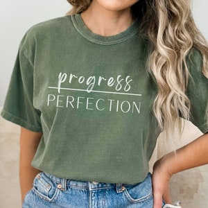 Leistung Shirt Das Ziel ist Fortschritt Nicht Perfektion Fortschritt über Perfektion Shirt Prüfungszertifizierung Motivationsberufe für Mädchen