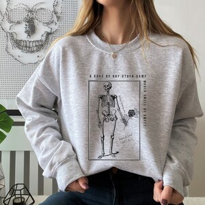 Romeo And Juliet Shakespeare Sweatshirt Goth Skull Sweatshirt Shakespeare Shirt Dark Academia Crewneck Skeleton Sweater Light Academia Top