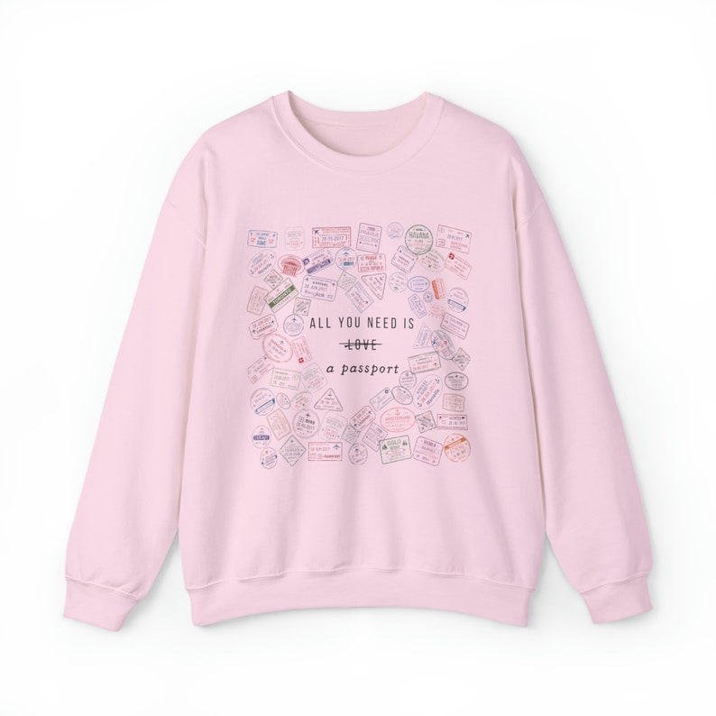 Carimbos de passaporte Moletom Amante de viagens Suéter Wanderlust Crewneck Vintage Viajante Top Presentes para viajantes Presente para comissário de bordo Suéter de viagem Light Pink