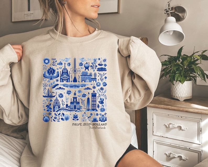 Delft Holland Sweatshirt The Netherlands South Holland European Vacation Amsterdam Dutch Gift Folk Art Europe Location Cottagecore Sweater Sand