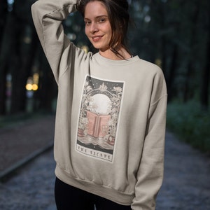 Botanical Tarot Card Sudadera Tarot Camisa Bookish Crewneck Regalo para el amante de los libros El lector Tarot Celestial Literatura Regalos Booktok Merch