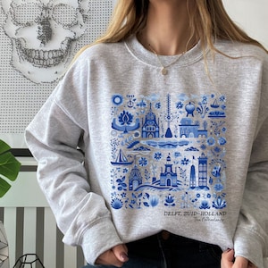 Delft Holland Sweatshirt The Netherlands South Holland European Vacation Amsterdam Dutch Gift Folk Art Europe Location Cottagecore Sweater Sport Grey