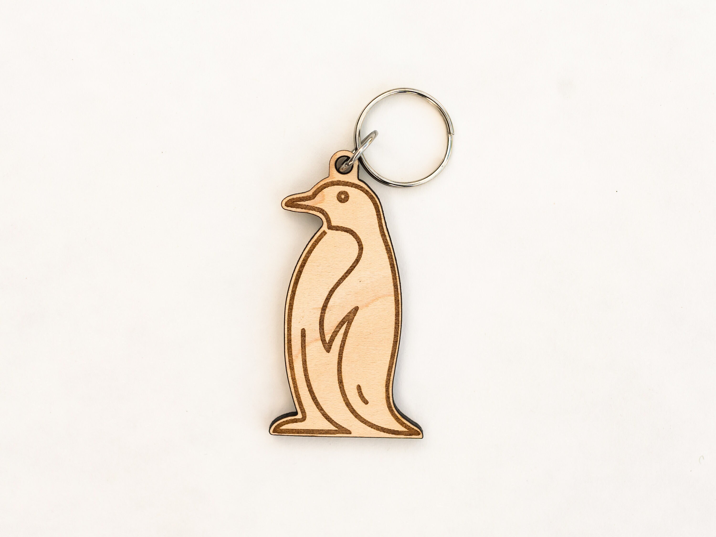 H-Customs Portachiavi In Legno - Pinguino Animale Carino In Piedi, Fatto A Mano, Design Originale, Regalo Simpatico - 5
