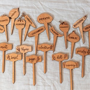 Engraved Garden Markers, Garden Tags, Herb Labels, Planter Stakes, Plant Stake Markers, Veggy Garden, Garden Lover Christmas Gift image 5
