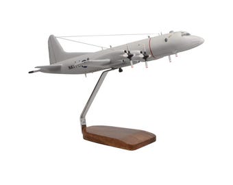 Modelo grande de caoba del Lockheed Martin P-3 Orion de la Armada