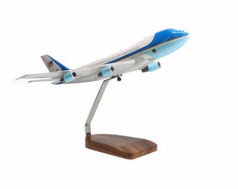 Maqueta grande de caoba del Boeing VC-25 (Air Force One)
