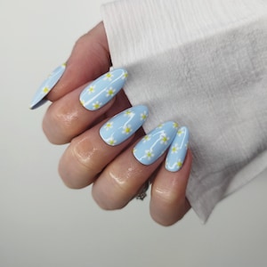 Baby Blue Daisy Press on Nails, Pastel Flower Glue on False Nails