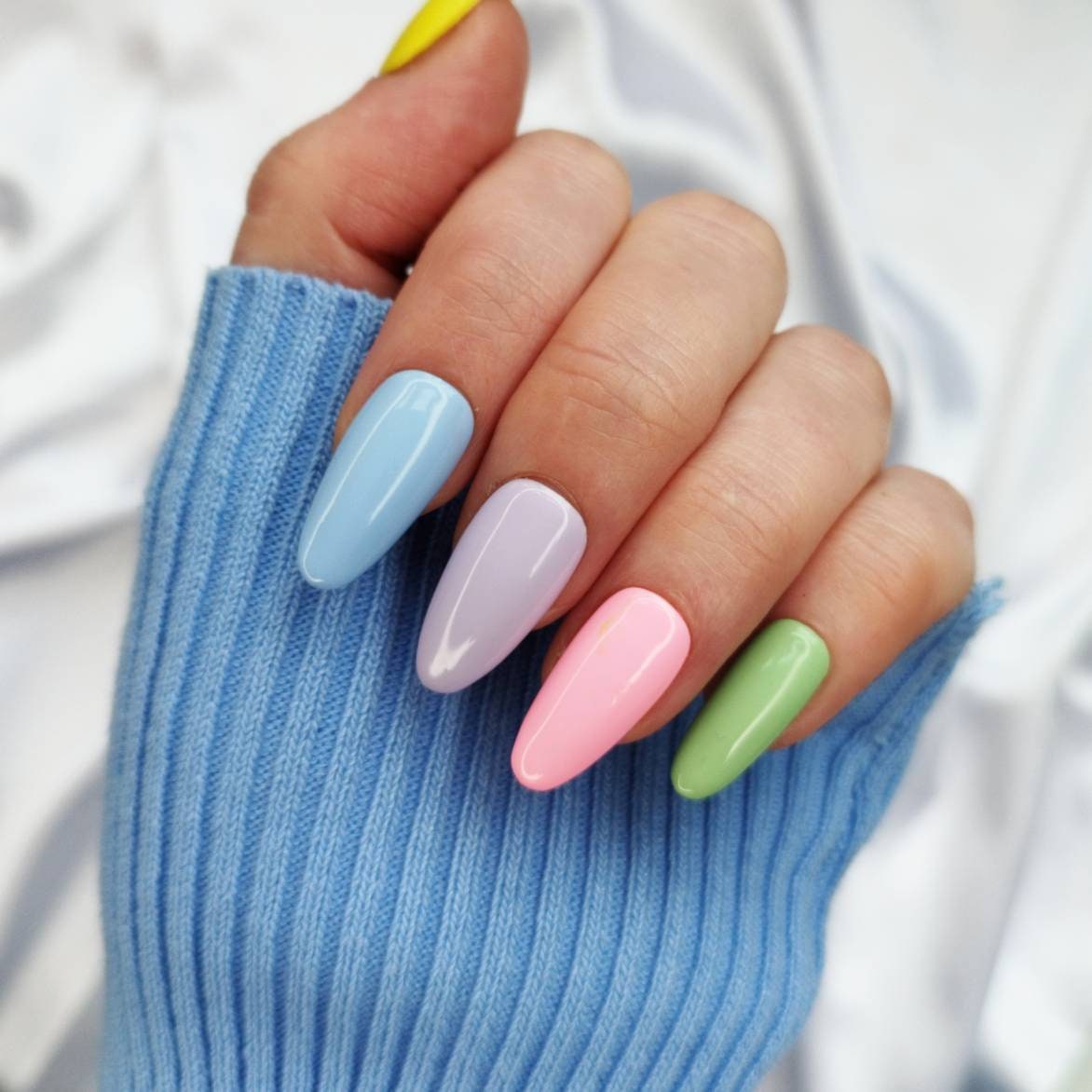Soft Almond Pastel Gradient Inspiration