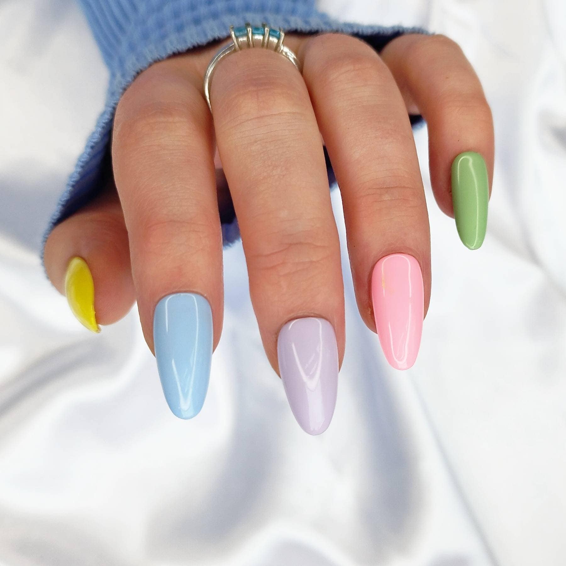 Nails with Preppy Pastel Gradient Magic