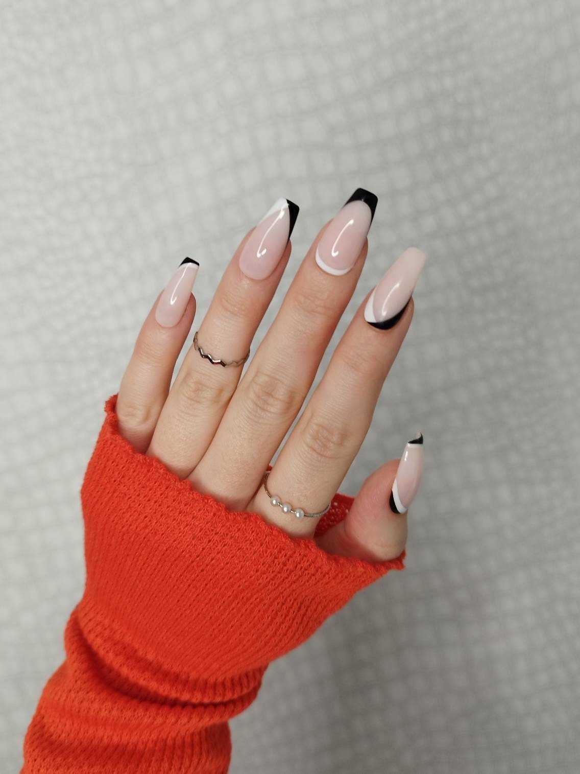 24 Stück Künstliche Stiletto-Nägel – Geometrisches Design, Mit Klebe-Pads, Wiederverwendbar