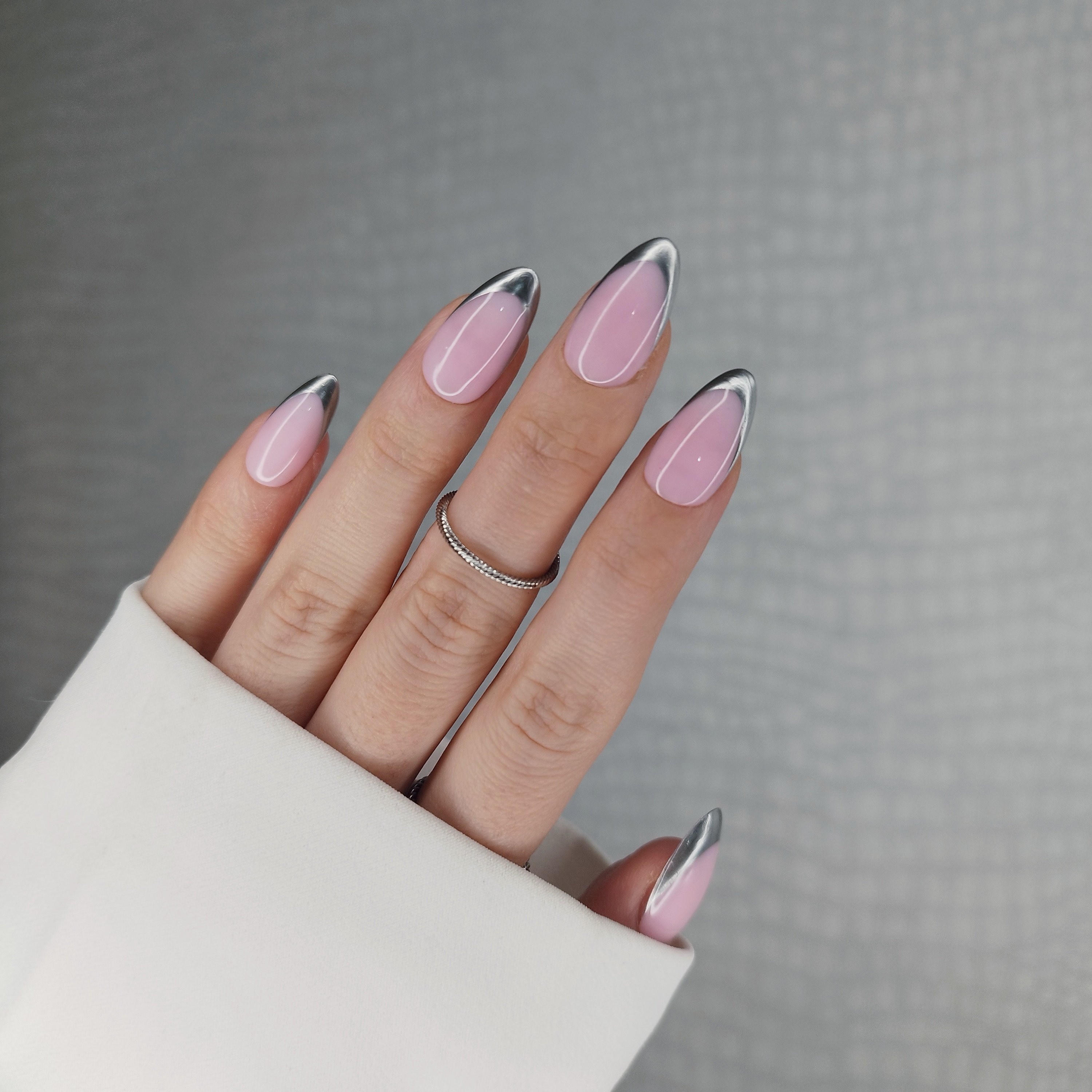 Elegant Chrome Twin-Tip Nails for a Glamour Boost