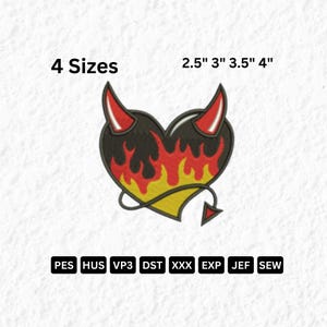 Könnte beinhalten: Gestickter Bügel-Patch in Form eines roten Herzens mit gelben und schwarzen Flammen und Teufelshörnern. Der Patch ist in vier Größen erhältlich: 2,5 Zoll, 3 Zoll, 3,5 Zoll und 4 Zoll. Die enthaltenen Dateiformate sind PES, HUS, VP3, DST, XXX, EXP, JEF und SEW.