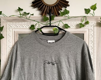 Featured image of post Aesthetic Embroidered T Shirt Uk - Aesthetic diy embroidered hoodie| embroidery tutorial.