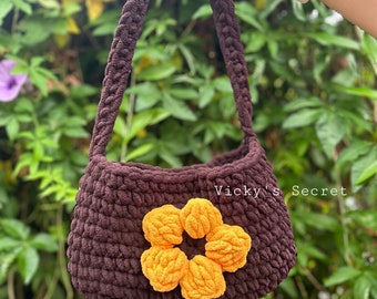 Crochet Daisy Flower Purse