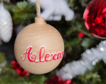 Boule de Noël en bois personnalisable