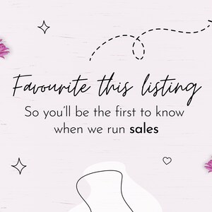 Pu&ograve; includere: Un set di tre tazze in ceramica con finitura opaca e macchiettata. Le tazze sono nei toni del crema, grigio chiaro e grigio scuro. Ogni tazza ha un design semplice e minimalista.