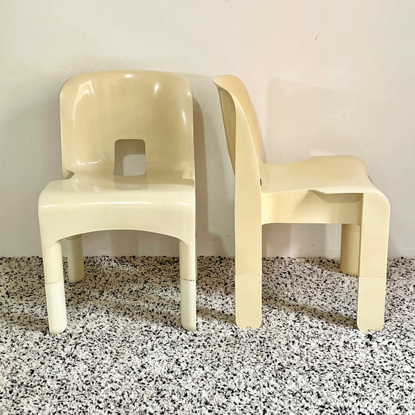 Rare Universale Model 860/861 Chair in White by Joe Colombo for Kartell | Italian Space Age | 1960s | Set of 2