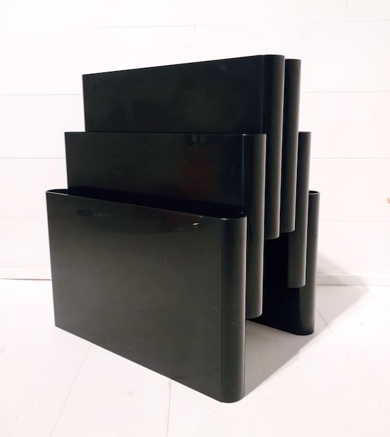 Plastic 6-compartment Magazine Rack in Black by Giotto