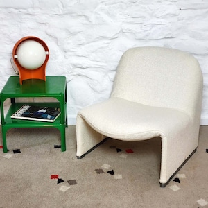 Alky Lounge Chair In Boucle by Giancarlo Piretti for Anonima Castelli | Italian Space Age | 1970s