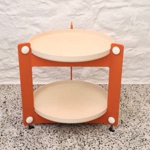 Barwagen drankentrolleytafel in oranje en wit van Luigi Massoni voor Guzzini | Italiaans ruimtetijdperk | Jaren 70