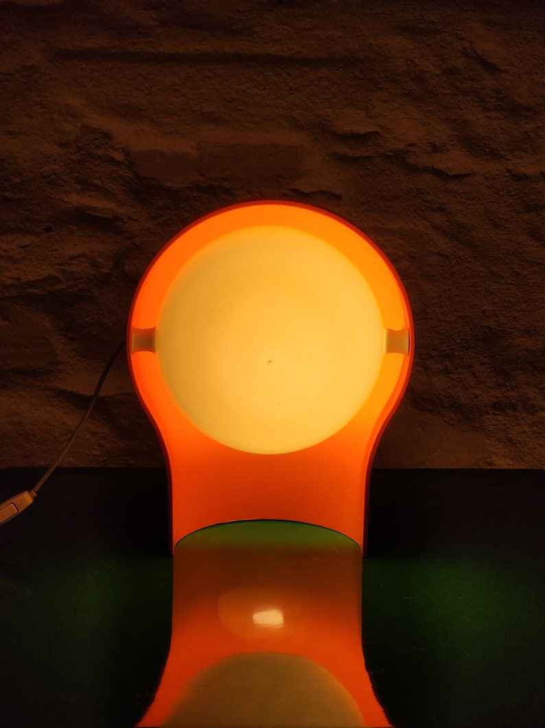 Telegono Plastic Table Lamp in Orange by Vico Magistretti for Artemide small Italian Space Age 1960s image 8