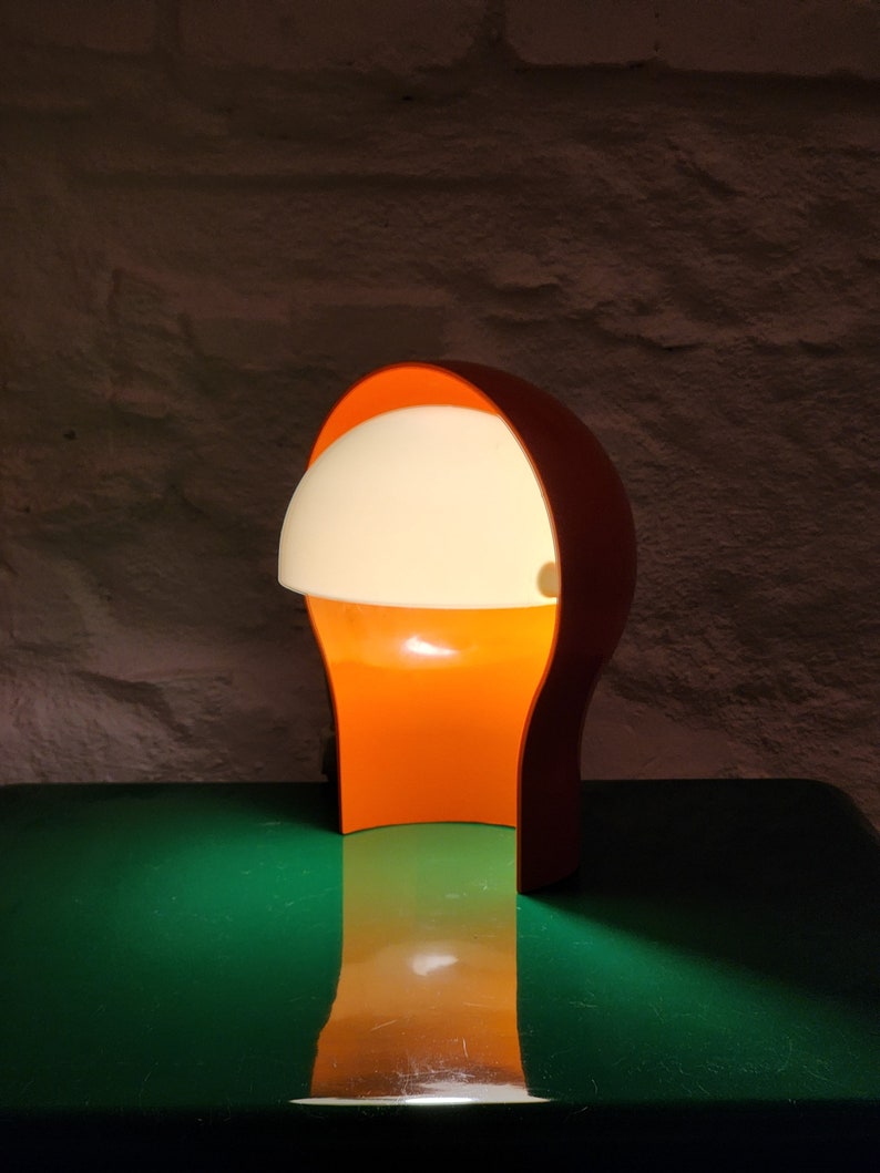 Telegono Plastic Table Lamp in Orange by Vico Magistretti for Artemide small Italian Space Age 1960s image 7