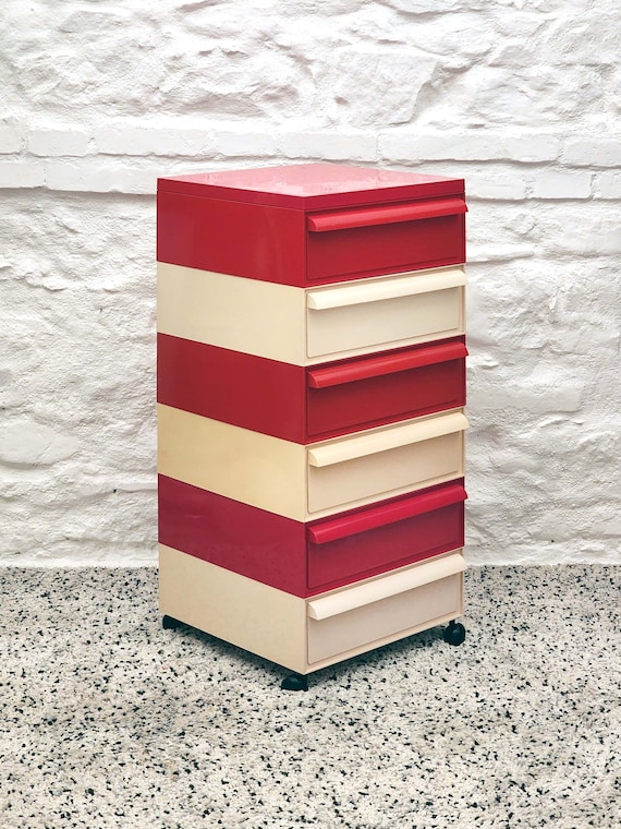 Cassetti impilabili in plastica in rosso e bianco di Simon -  Italia
