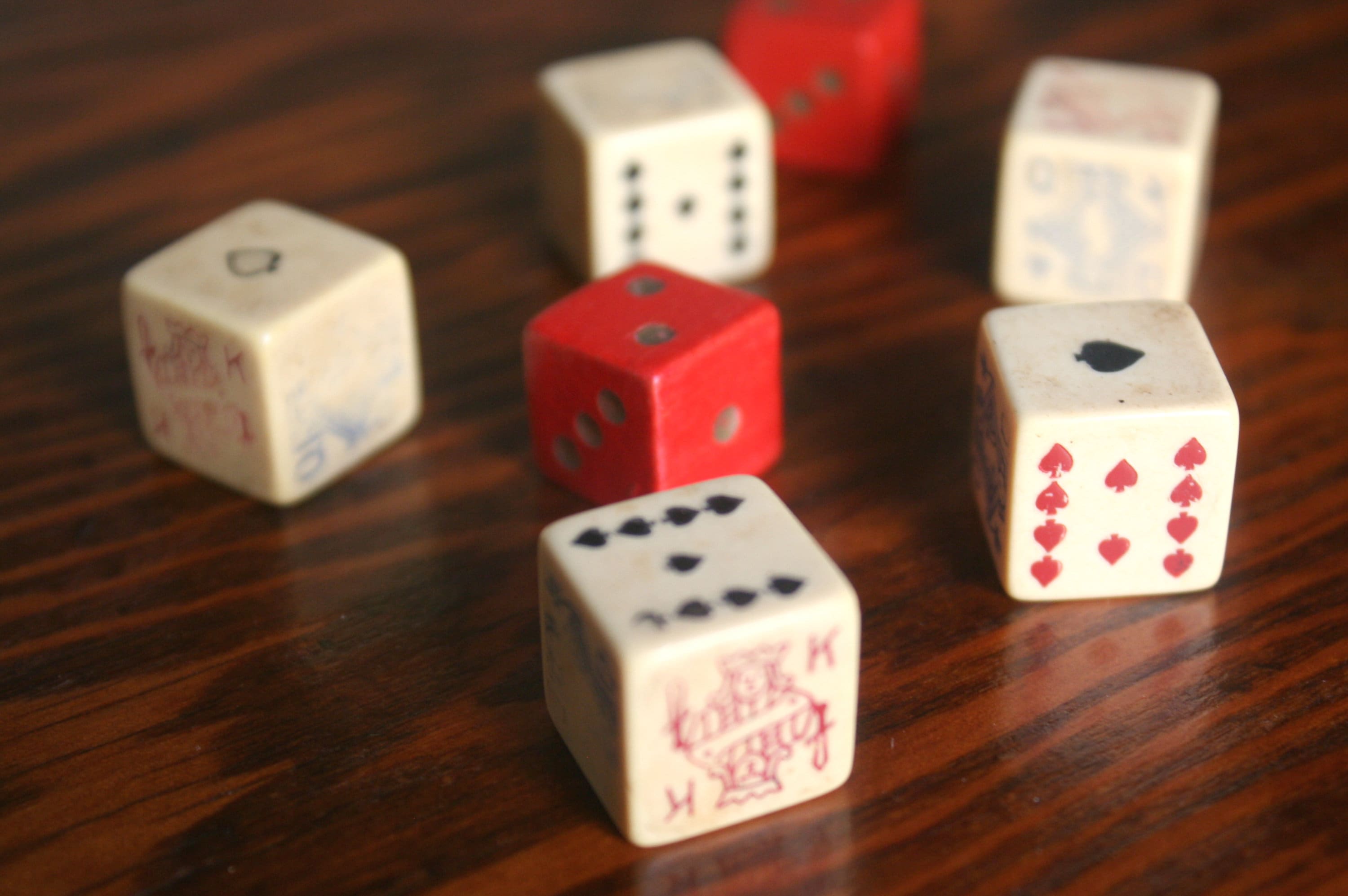 Set of 5 Vintage Bakelite Dice Mid Century Modern Playing Etsy