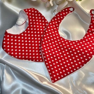 Cotton baby bib and heart pattern bamboo sponge