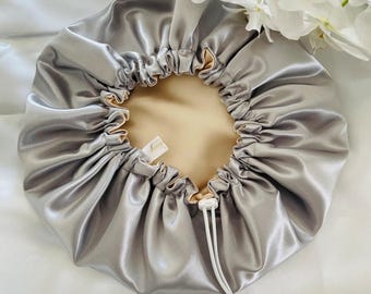 Gorro de dormir reversible de satén con cordón ajustable, personalizable en los colores que elijas.