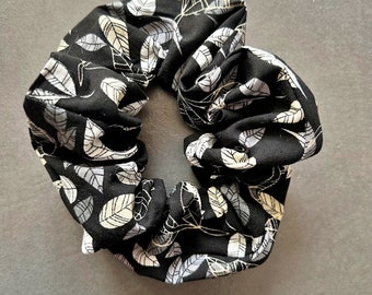 Bedrukte katoenen scrunchie voor het haar