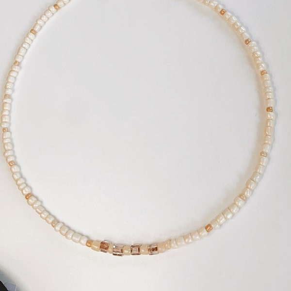 Gargantilla de cuentas beige con cierre de estrella de mar bañado en oro, collar de surfista playero