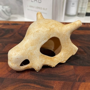 Pokemon Cubone Schädel, Statue, 3D gedruckte Statue, Cubone Schädel, Cubone Knochen, 3D gedruckte Replik, 3D gedrucktes Spielzeug, Pokemon Statue