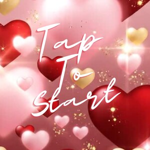 Può includere: Immagine romantica con sfondo rosa pieno di palloncini a forma di cuore nei toni del rosso, rosa e oro. Le parole "Tap To Start" sono scritte in corsivo bianco al centro dell'immagine.