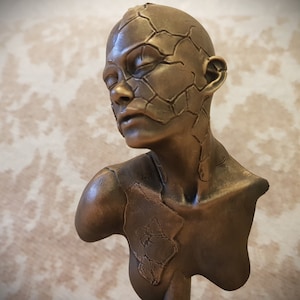 Broken Girl Bust, resin model on pedestal, Bronze Effect, Home Decoration