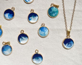 Necklace with resin sea