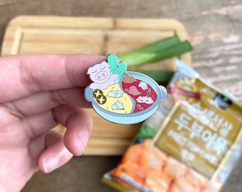 New** Hot Pig Pot Pin, Pig Enamel Pin, Cute Food Pin