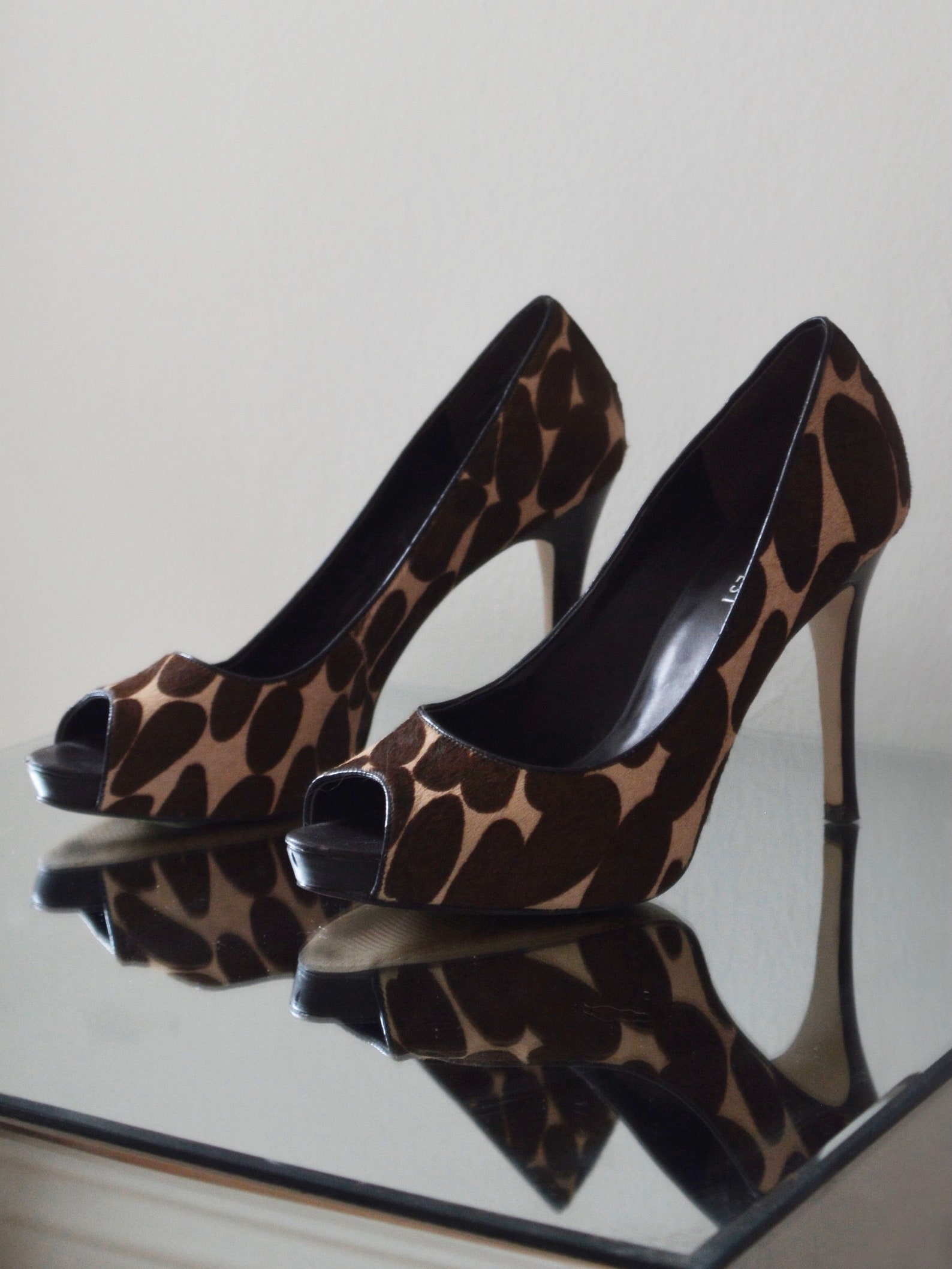 giraffe print pumps